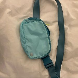 Lululemon Everywhere Belt Bag 1 L